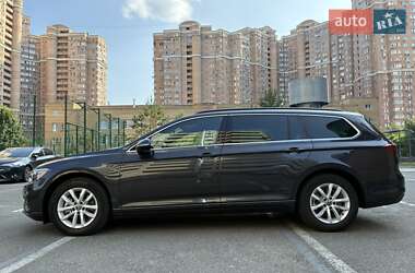 Універсал Volkswagen Passat 2021 в Києві
