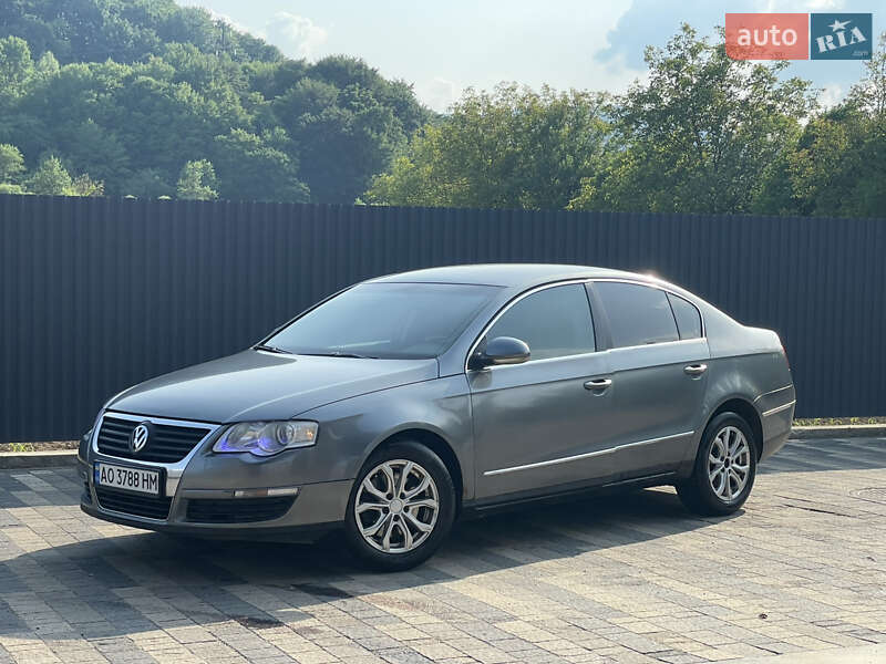 Седан Volkswagen Passat 2006 в Сваляве