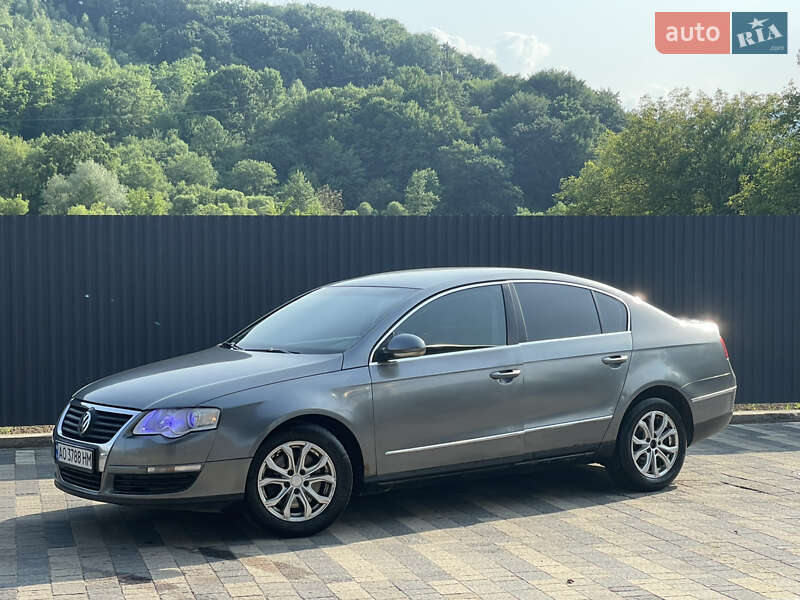 Седан Volkswagen Passat 2006 в Сваляве