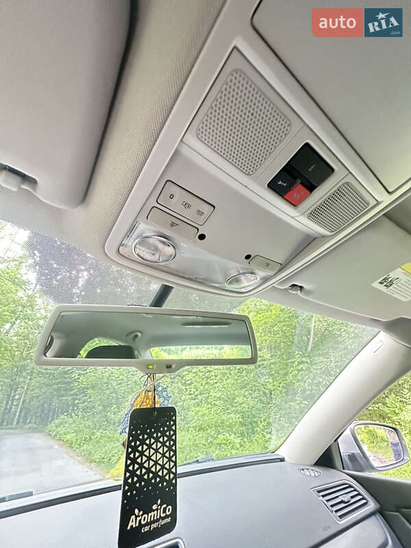 Седан Volkswagen Passat 2014 в Житомире