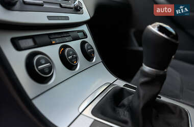 Седан Volkswagen Passat 2009 в 