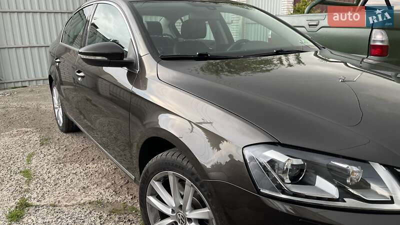 Седан Volkswagen Passat 2013 в Киеве
