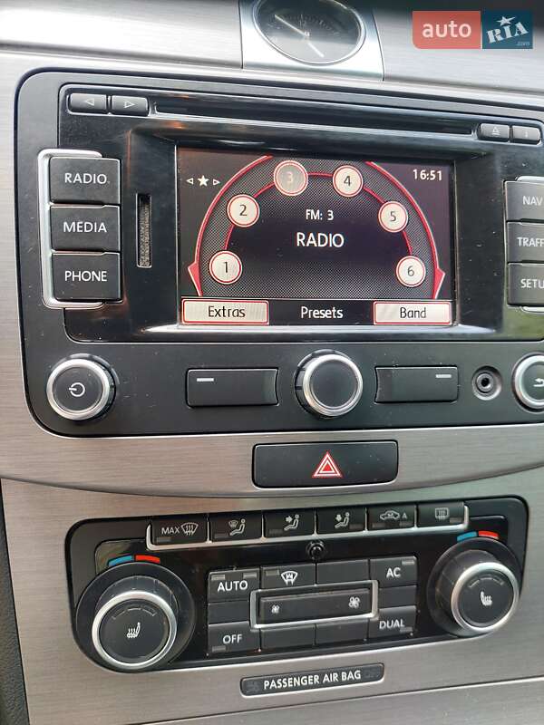 Універсал Volkswagen Passat 2011 в Сокалі