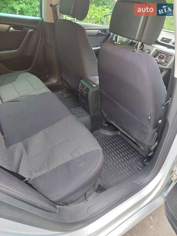 Універсал Volkswagen Passat 2011 в Сокалі