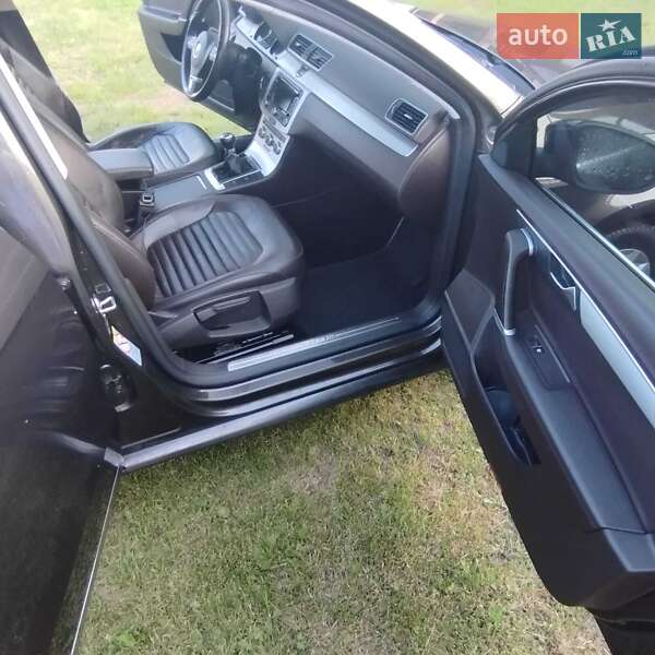 Універсал Volkswagen Passat 2012 в Клевані
