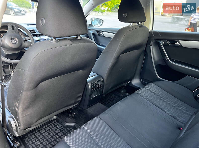 Седан Volkswagen Passat 2013 в Тернополе