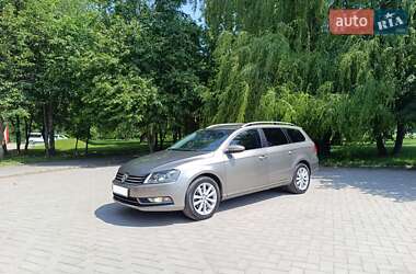 Універсал Volkswagen Passat 2013 в Старокостянтинові