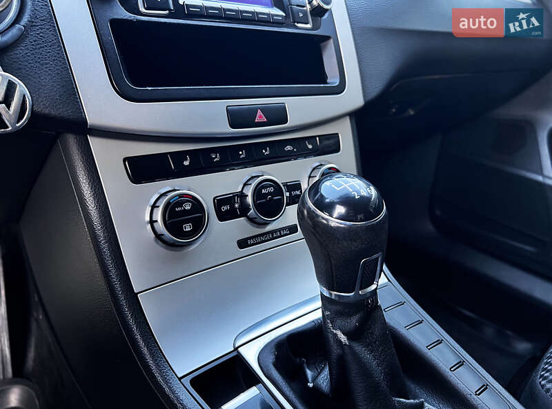 Седан Volkswagen Passat 2013 в Тернополе