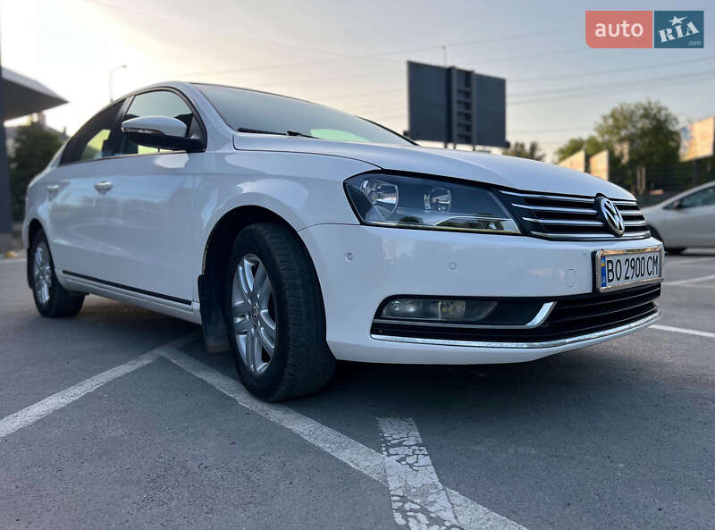Седан Volkswagen Passat 2013 в Тернополе