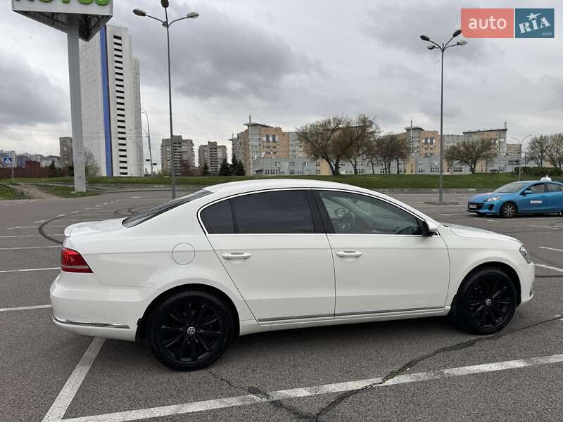 Седан Volkswagen Passat 2011 в Києві