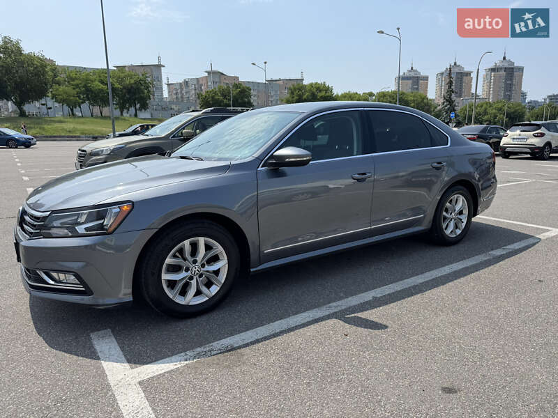 Седан Volkswagen Passat 2017 в Киеве