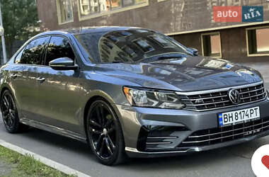Седан Volkswagen Passat 2018 в Одесі