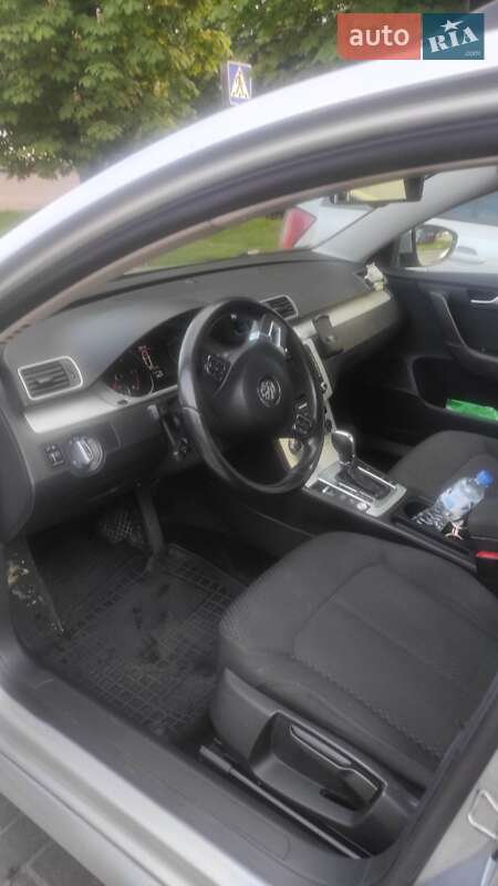 Универсал Volkswagen Passat 2012 в Луцке