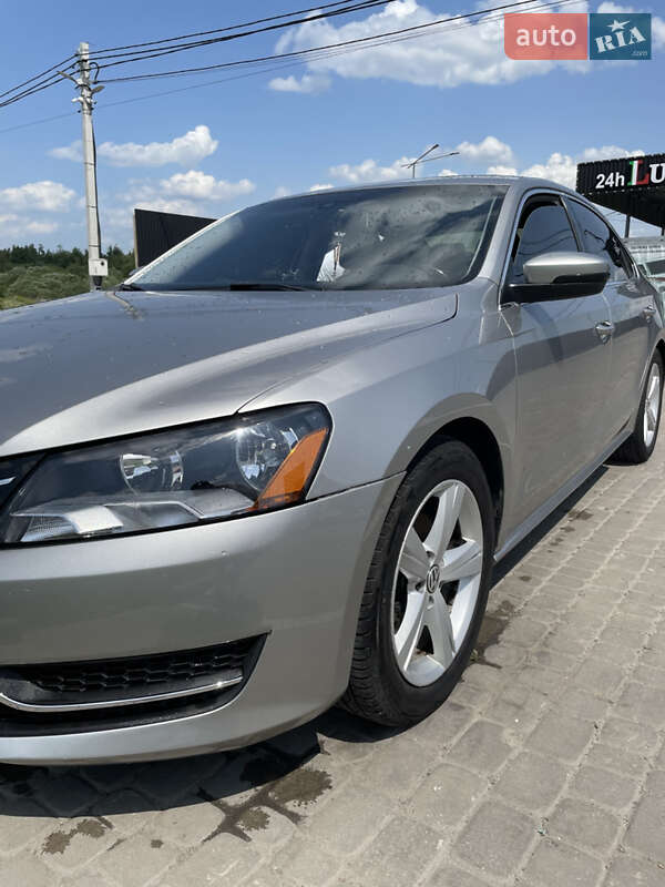 Седан Volkswagen Passat 2013 в Львове