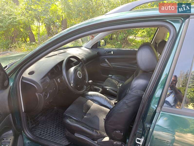 Универсал Volkswagen Passat 2000 в Харькове