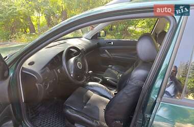 Универсал Volkswagen Passat 2000 в 