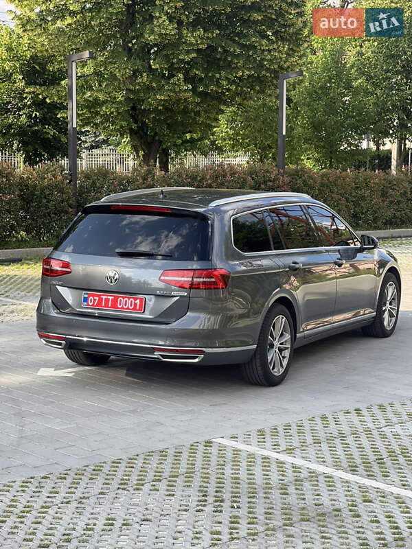 Универсал Volkswagen Passat 2016 в Ужгороде