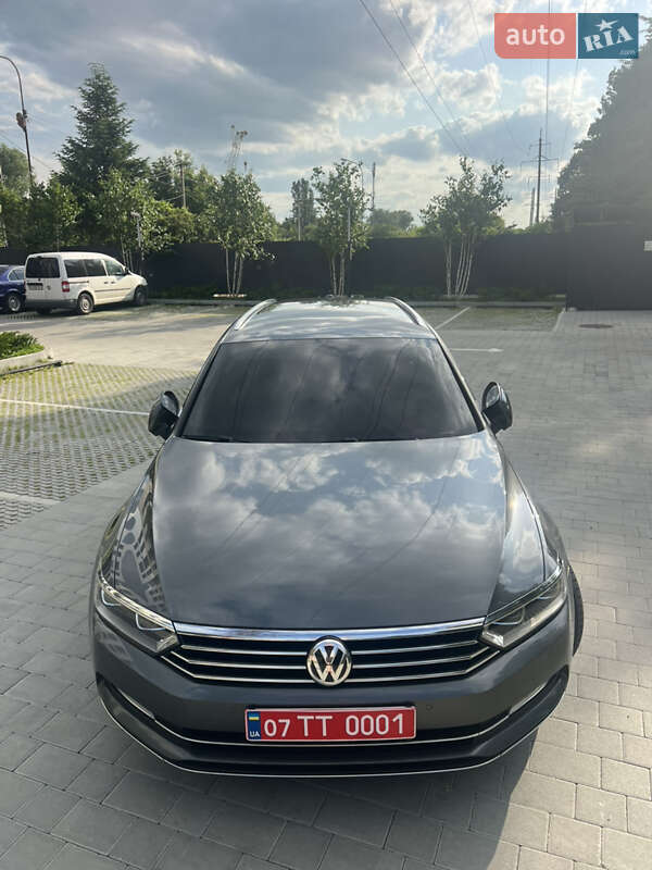 Универсал Volkswagen Passat 2016 в Ужгороде