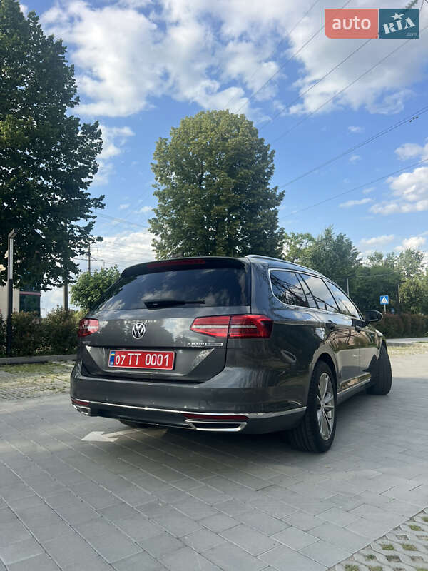 Универсал Volkswagen Passat 2016 в Ужгороде