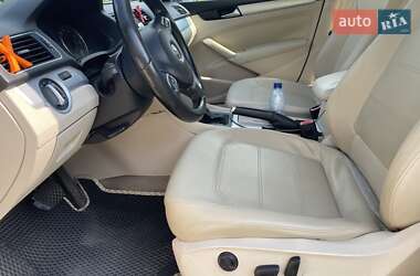 Седан Volkswagen Passat 2012 в 