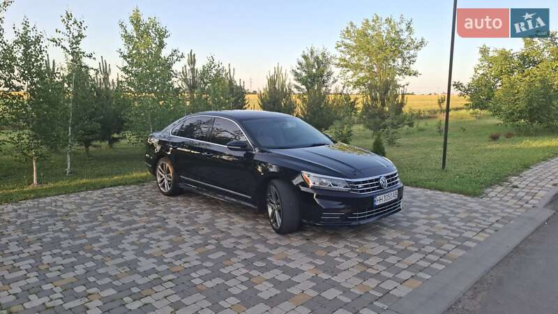 Седан Volkswagen Passat 2016 в Беляевке