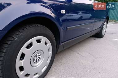 Універсал Volkswagen Passat 2002 в 