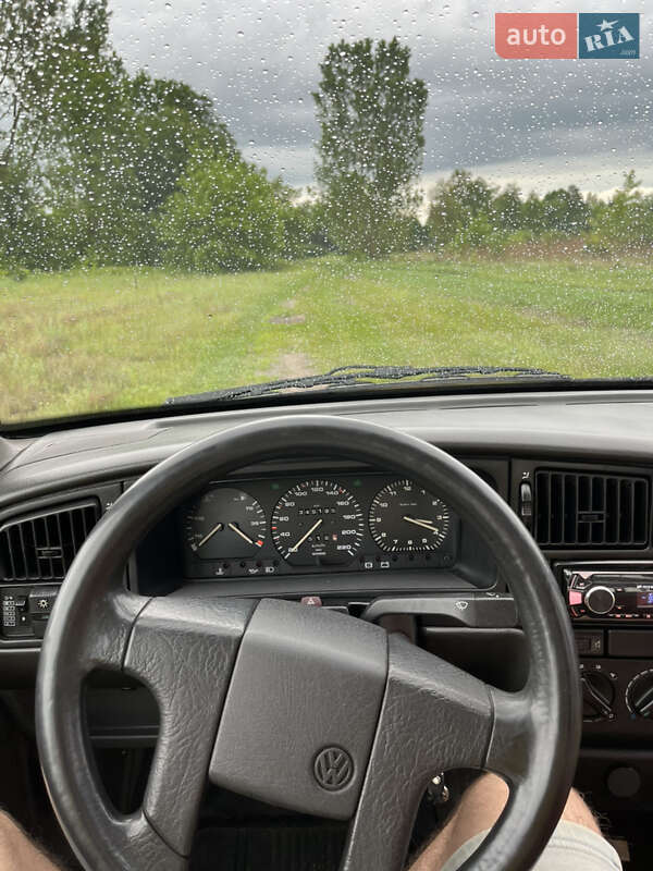 Седан Volkswagen Passat 1992 в Любомлі