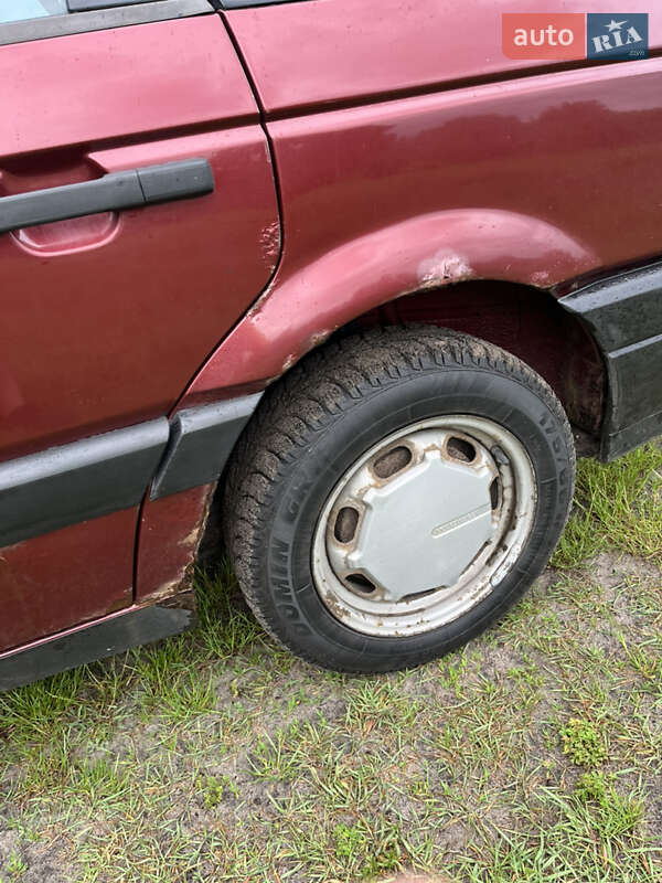 Седан Volkswagen Passat 1992 в Любомлі