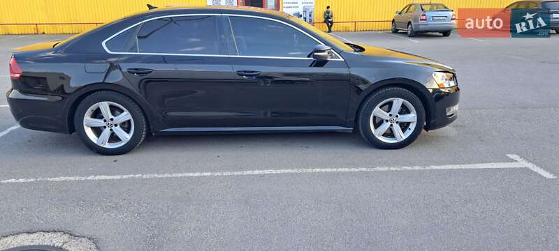 Седан Volkswagen Passat 2013 в Житомире
