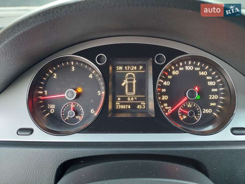 Универсал Volkswagen Passat 2010 в Одессе