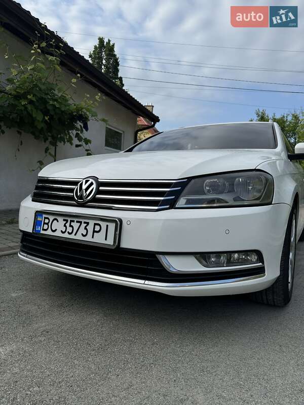 Универсал Volkswagen Passat 2012 в Львове