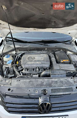 Седан Volkswagen Passat 2013 в 