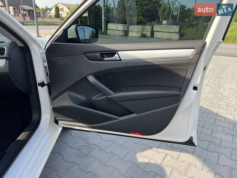 Седан Volkswagen Passat 2013 в Вінниці
