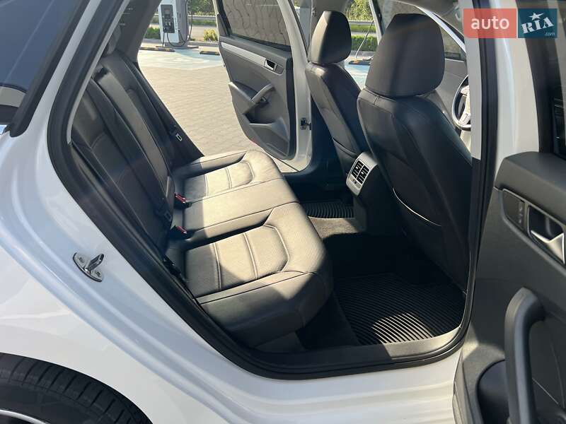 Седан Volkswagen Passat 2013 в Вінниці