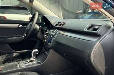 Универсал Volkswagen Passat 2011 в 