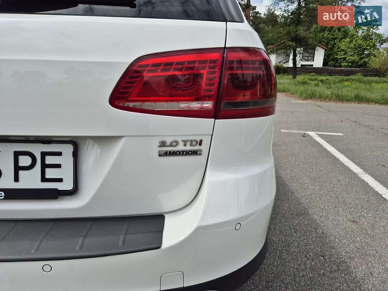 Універсал Volkswagen Passat 2014 в Києві