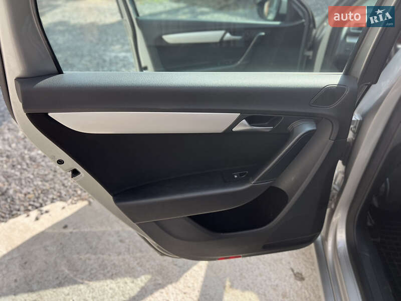 Универсал Volkswagen Passat 2014 в Львове