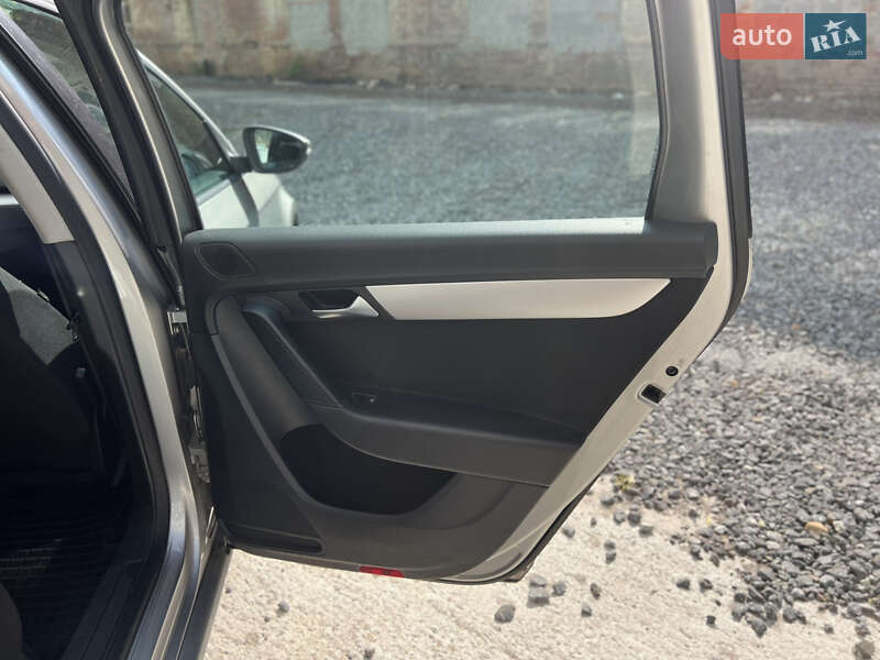 Универсал Volkswagen Passat 2014 в Львове