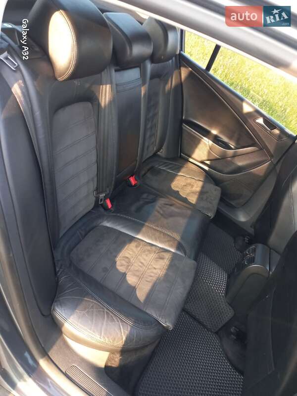 Седан Volkswagen Passat 2010 в Бучаче