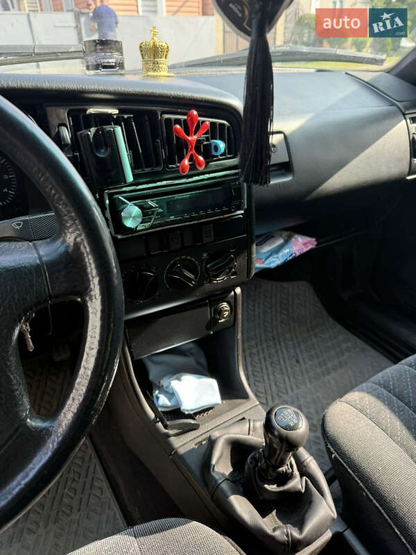 Седан Volkswagen Passat 1991 в Чернівцях