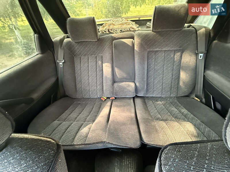Седан Volkswagen Passat 1991 в Чернівцях