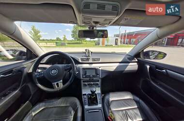 Універсал Volkswagen Passat 2012 в 