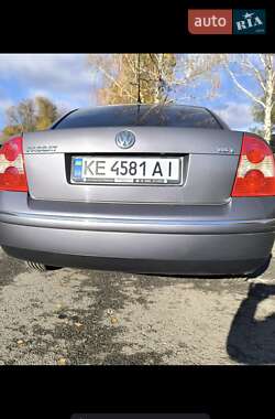 Седан Volkswagen Passat 2004 в 