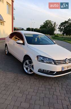 Седан Volkswagen Passat 2011 в Гадяче