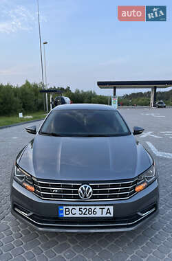 Седан Volkswagen Passat 2015 в 