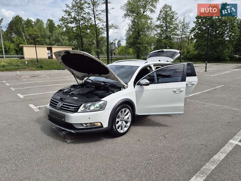 Універсал Volkswagen Passat 2014 в Києві