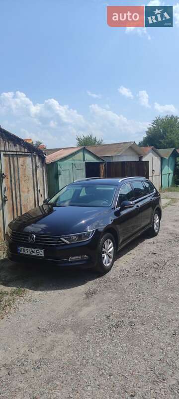 Универсал Volkswagen Passat 2018 в Киеве
