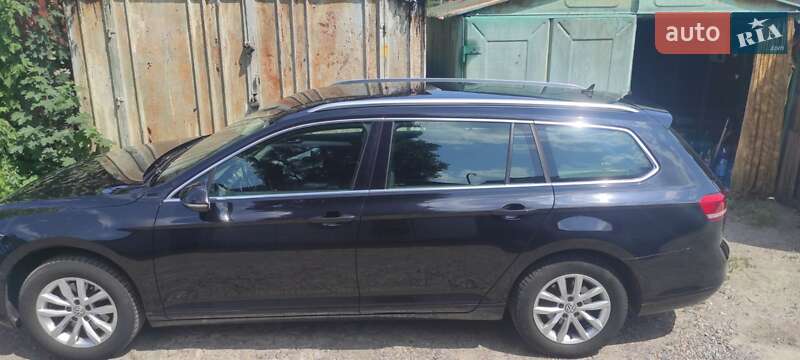 Универсал Volkswagen Passat 2018 в Киеве