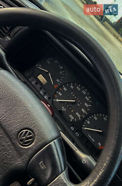 Седан Volkswagen Passat 1994 в 