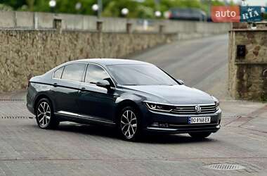 Седан Volkswagen Passat 2015 в 